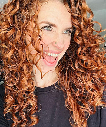 5 Ways to Make Your Wavy Hair Look Curlier