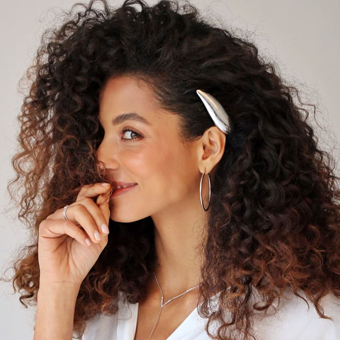 Image of Cute hairstyle ideas for curly hair accessories