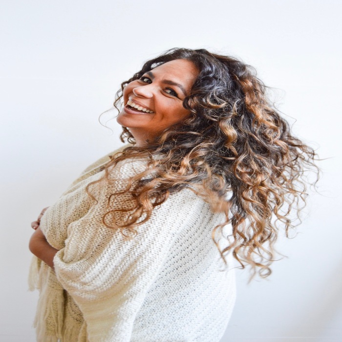 Atoya Bass Shares Her Minimal Approach for Styling Curly Hair That You Can Do at Home