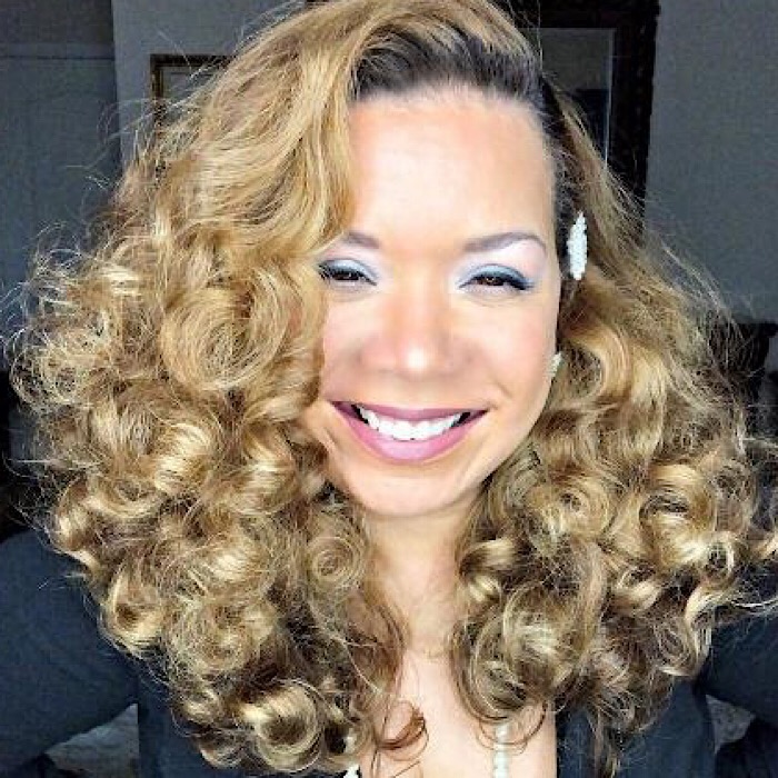 3 Easy Ways to Style Your Curly Hair for New Years