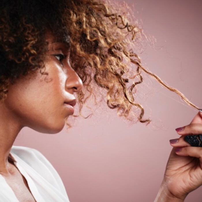 Heres the Difference Between Hair Breakage and Hair Loss