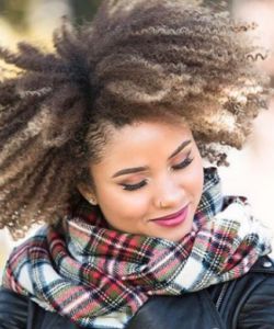 4 Tips to Keep Your Ends Moisturized This Winter