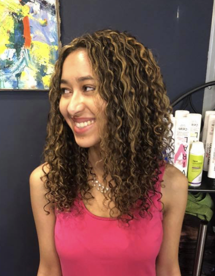 The Top CG Tips for Styling Curly Hair According to an Expert