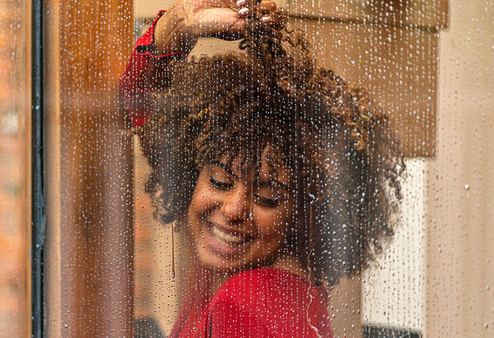How Humidity Can Actually Help Your Curls