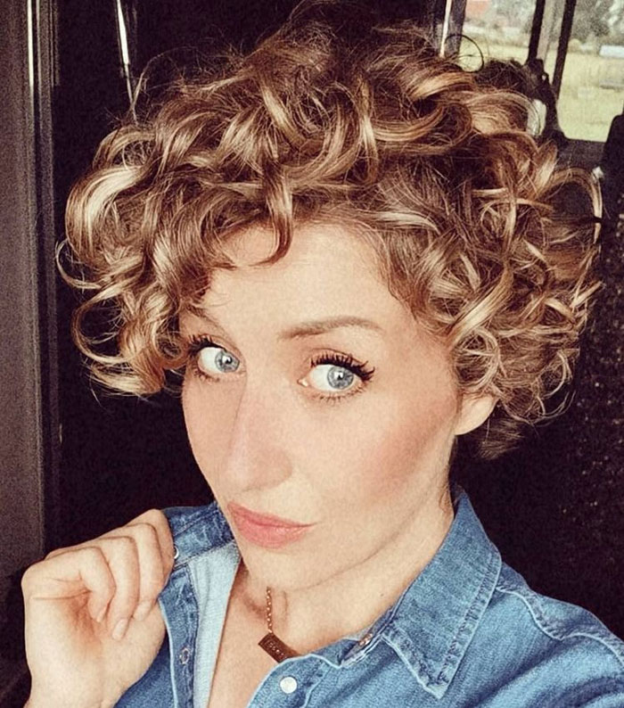 35 Short Curly Hair Styles to Try for Every Curl Pattern | All Things Hair  US