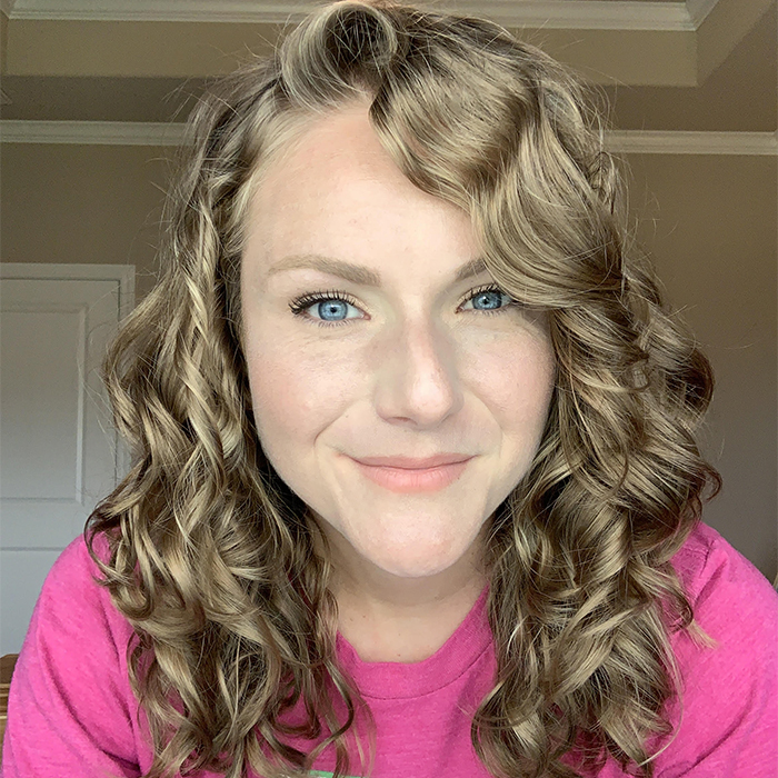 SwavyCurlyCourtney Named Best Blogger for Wavy Hair of 2020
