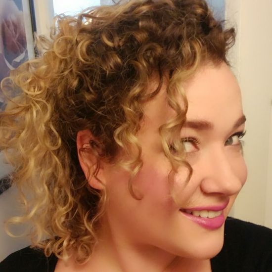 Wash n go, curly up-do