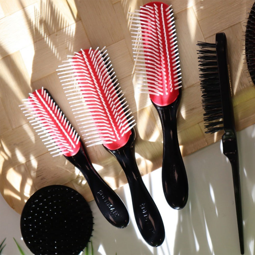 How to Choose the Right Denman Brush for Your Curls