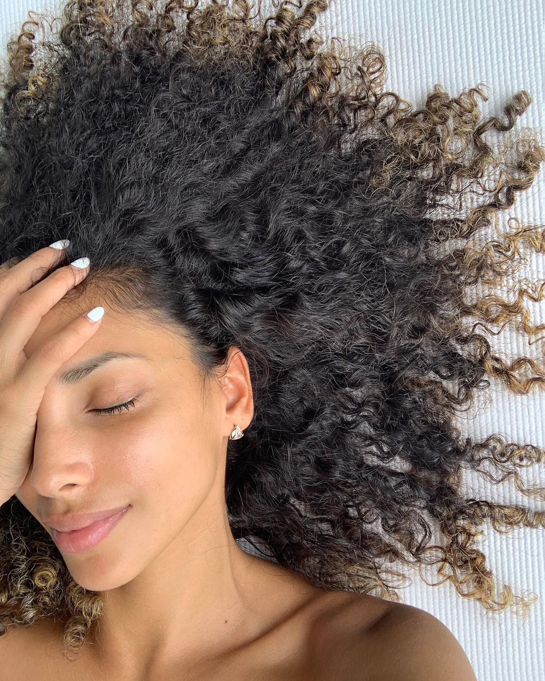This is Why Your Hair Looks Frizzy After it Dries