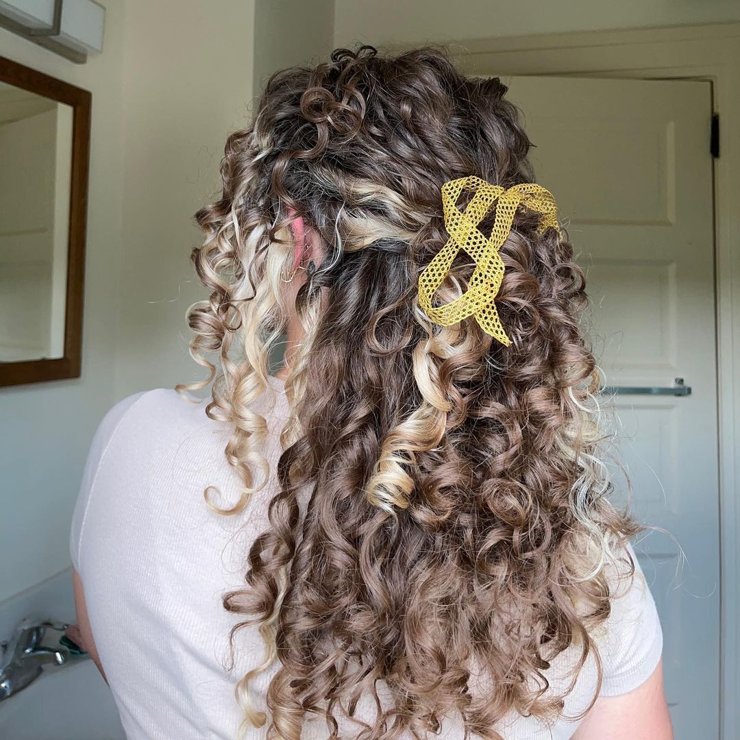 10 Curly Hair Accessories You'll See Everywhere this Season