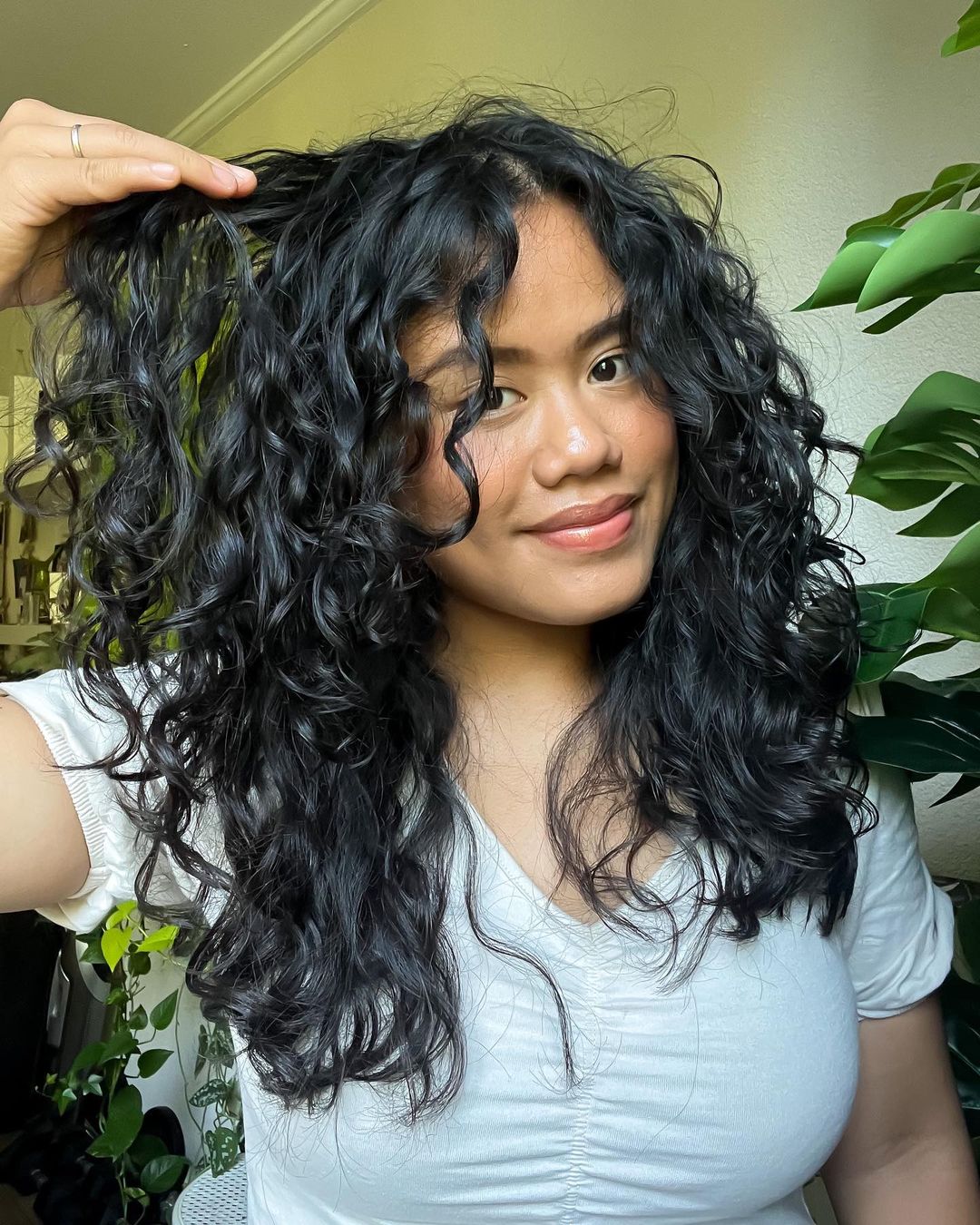 This is Why Your Wavy Hair Clumps Too Much